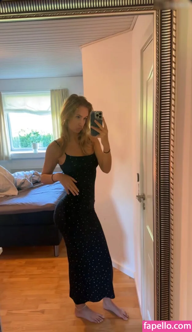 Cecilie Hoyer / cecilie_hoyer Onlyfans Photo Gallery 
