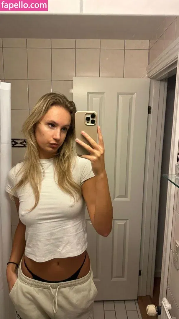 Cecilie Hoyer / cecilie_hoyer Onlyfans Photo Gallery 