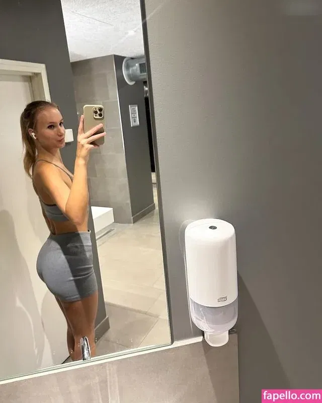 Cecilie Hoyer / cecilie_hoyer Onlyfans Photo Gallery 