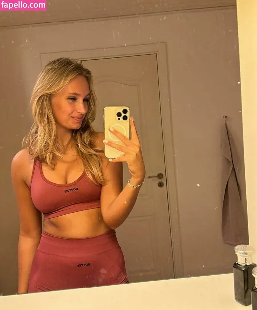 Cecilie Hoyer / cecilie_hoyer Onlyfans Photo Gallery 