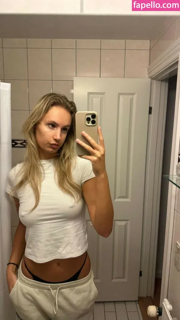 Cecilie Hoyer / cecilie_hoyer Onlyfans Photo Gallery 