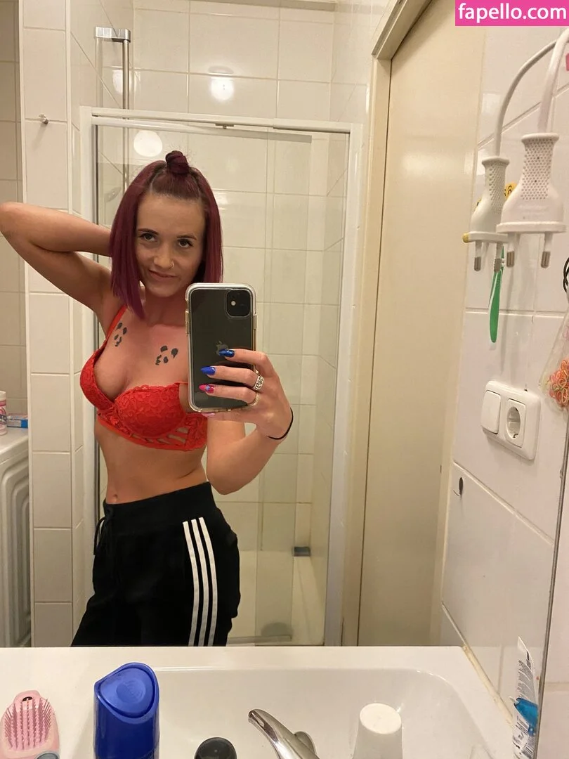 swing__babe / swing_babe Onlyfans Photo Gallery 