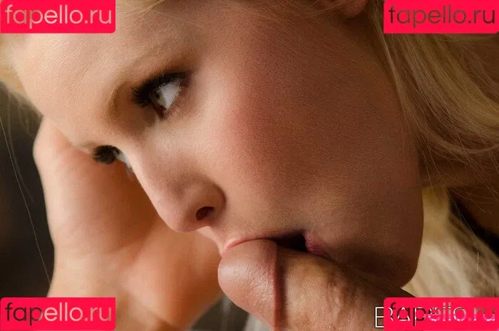 Vanessa Cage / missvanessacage / ogvanessacage Onlyfans Photo Gallery 