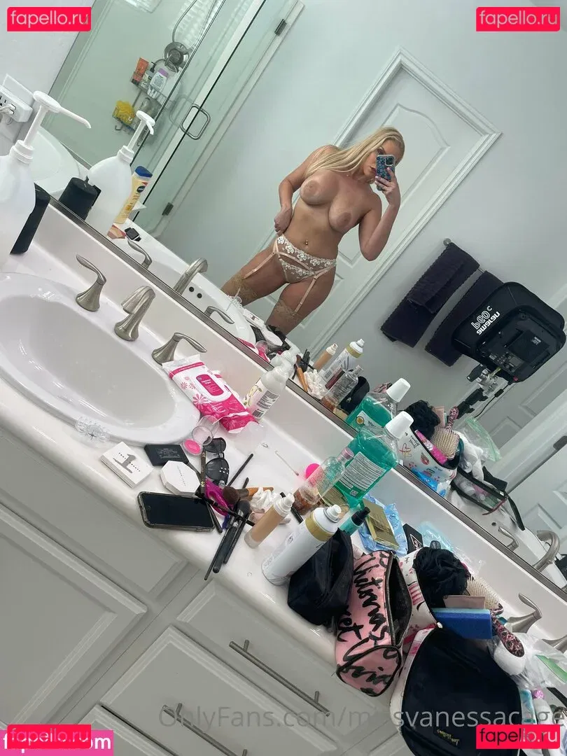 Vanessa Cage / missvanessacage / ogvanessacage Onlyfans Photo Gallery 