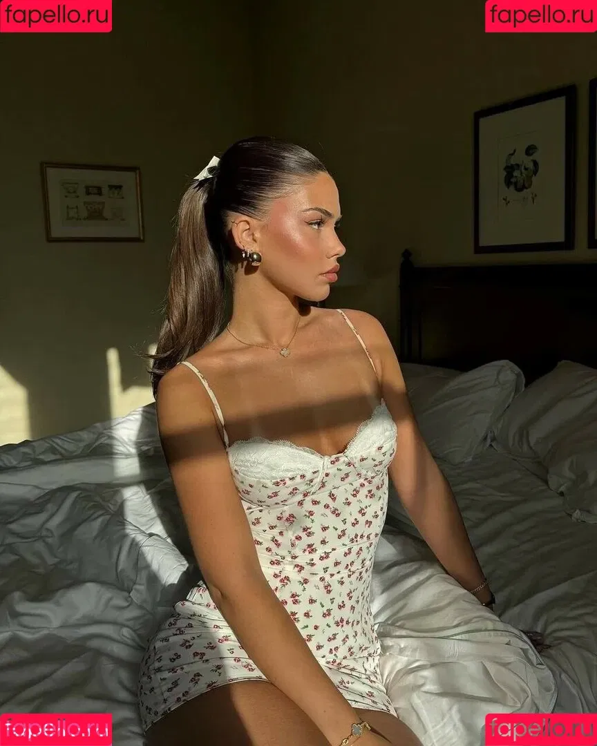 Leah Halton / leahhalton Onlyfans Photo Gallery 