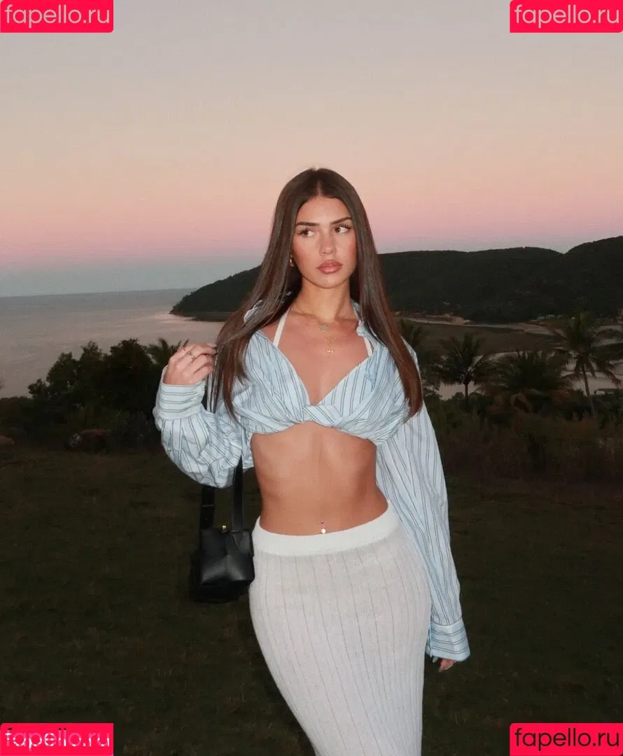 Leah Halton / leahhalton Onlyfans Photo Gallery 