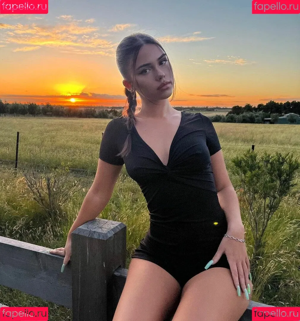 Leah Halton / leahhalton Onlyfans Photo Gallery 