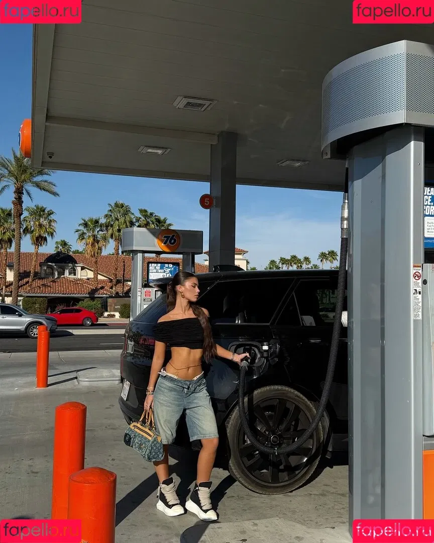 Leah Halton / leahhalton Onlyfans Photo Gallery 