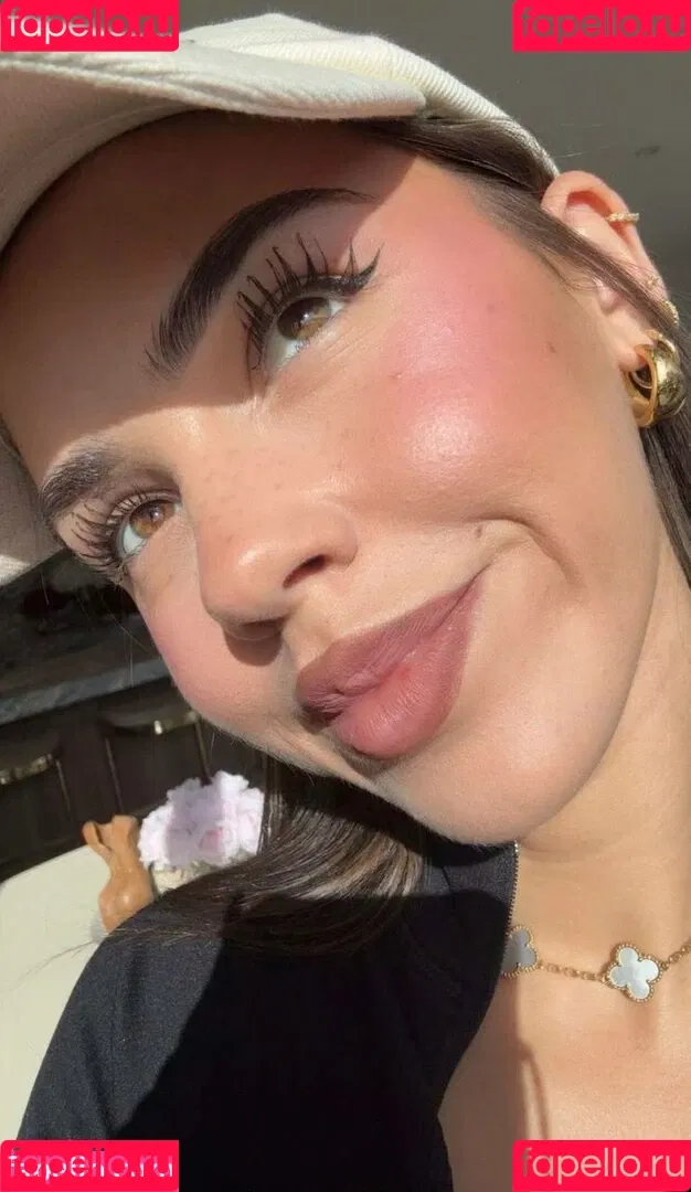 Leah Halton / leahhalton Onlyfans Photo Gallery 