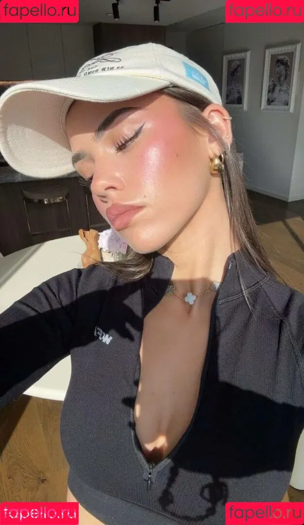 Leah Halton / leahhalton Onlyfans Photo Gallery 