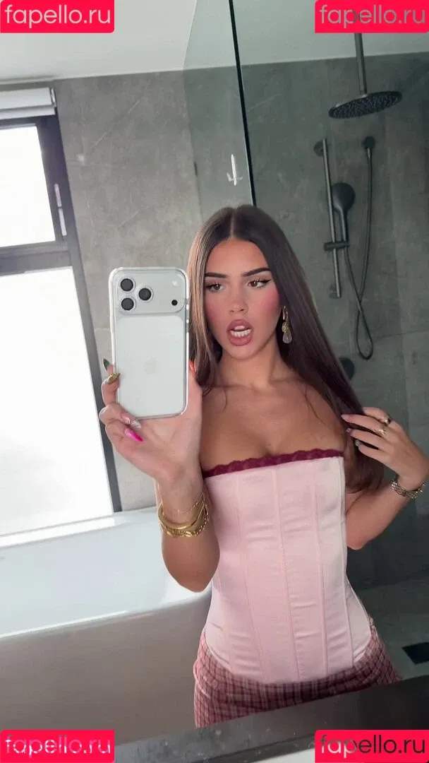 Leah Halton / leahhalton Onlyfans Photo Gallery 