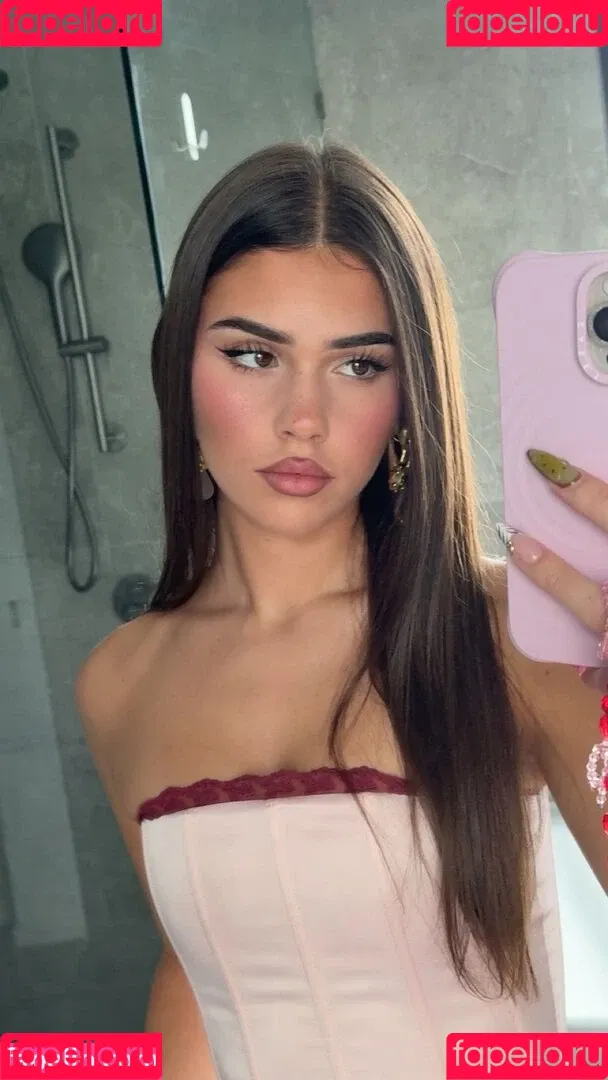 Leah Halton / leahhalton Onlyfans Photo Gallery 