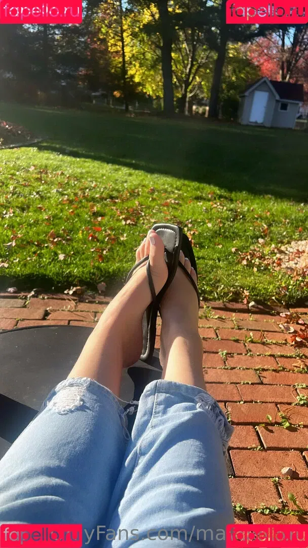 https: / maybejuull Onlyfans Photo Gallery 