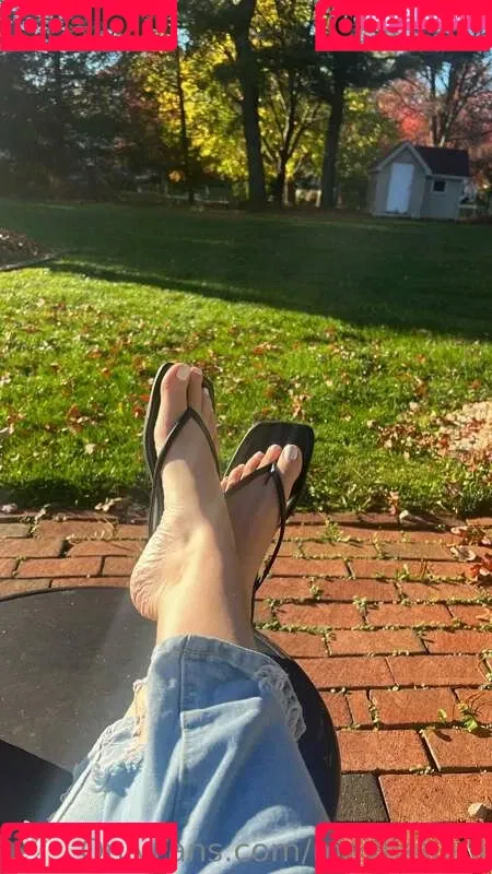 https: / maybejuull Onlyfans Photo Gallery 