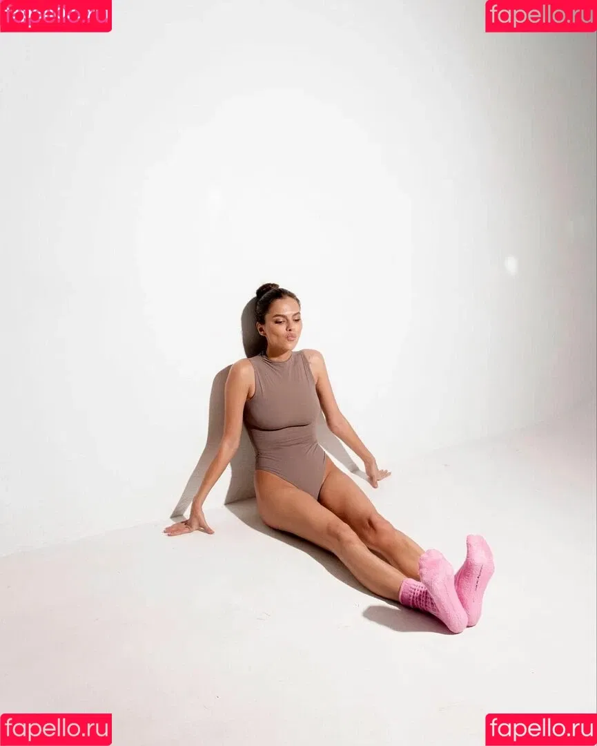 Viki odintcova / mavrinmag / viki_odintcova Onlyfans Photo Gallery 