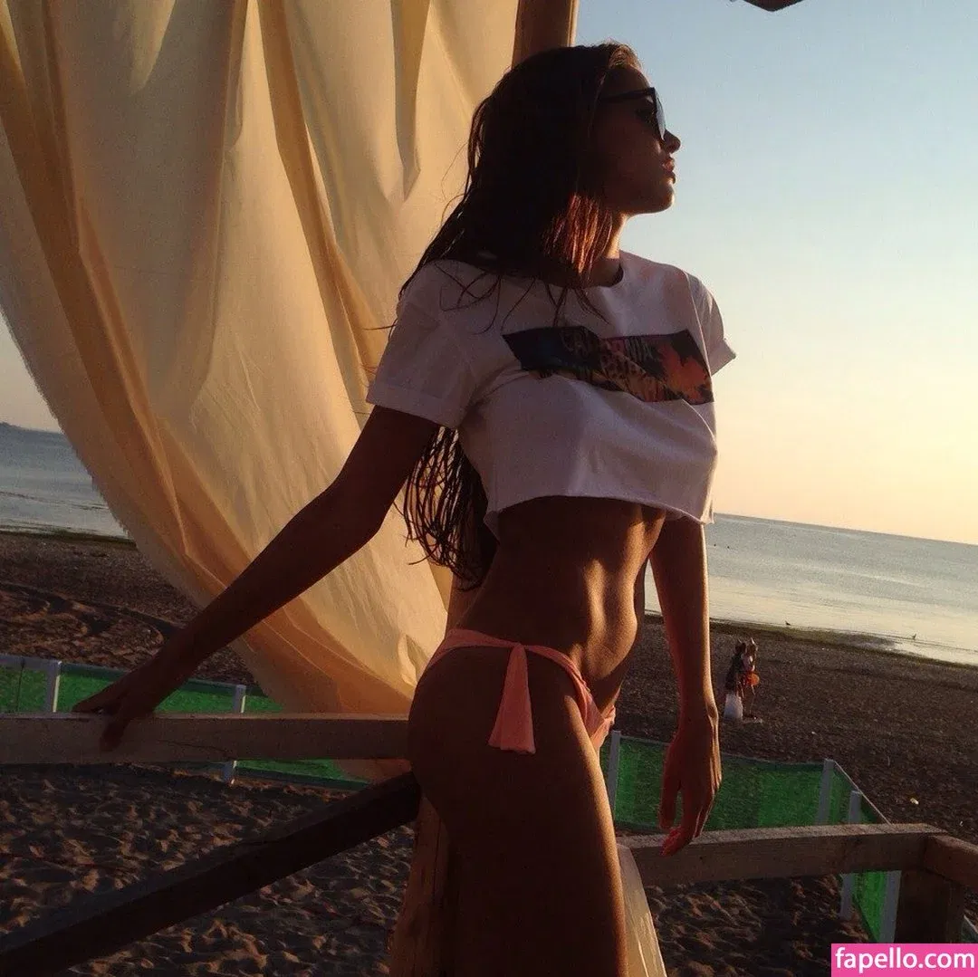 Viki odintcova / mavrinmag / viki_odintcova Onlyfans Photo Gallery 