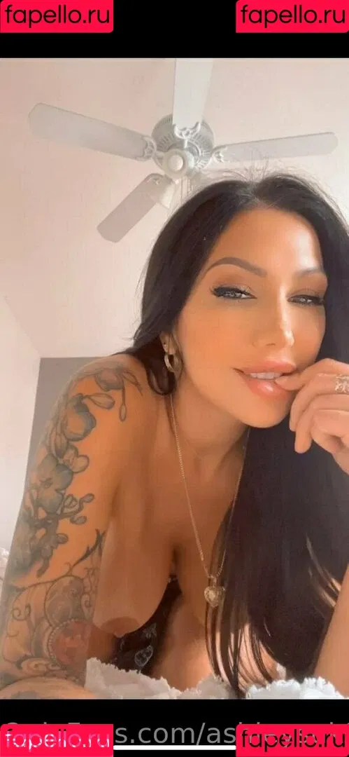 ashleysukfuk / valzzies Onlyfans Photo Gallery 