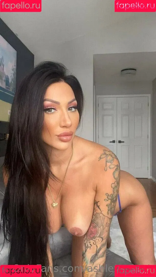 ashleysukfuk / valzzies Onlyfans Photo Gallery 