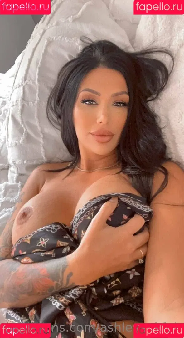 ashleysukfuk / valzzies Onlyfans Photo Gallery 