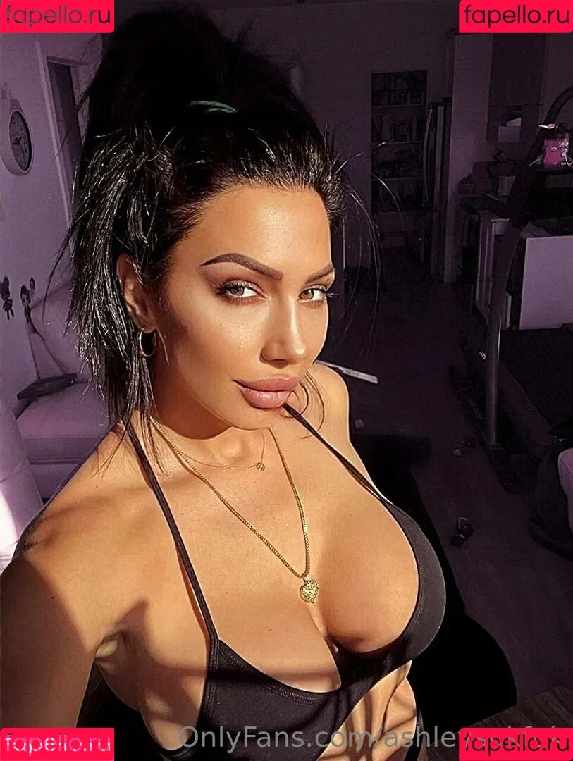ashleysukfuk / valzzies Onlyfans Photo Gallery 