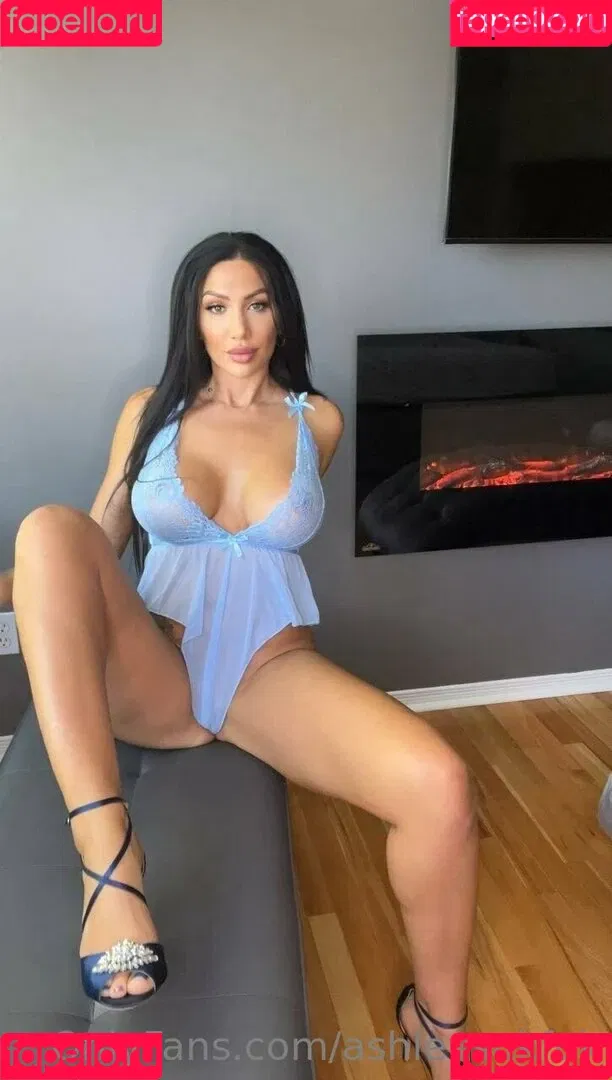 ashleysukfuk / valzzies Onlyfans Photo Gallery 