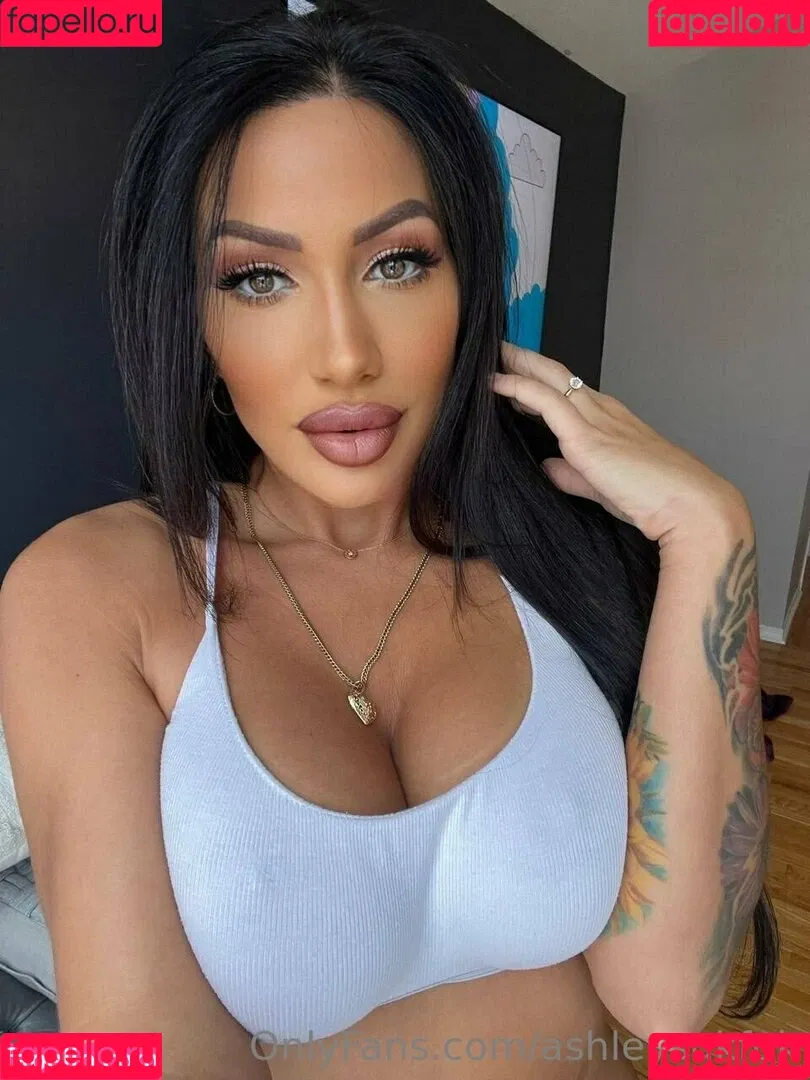 ashleysukfuk / valzzies Onlyfans Photo Gallery 