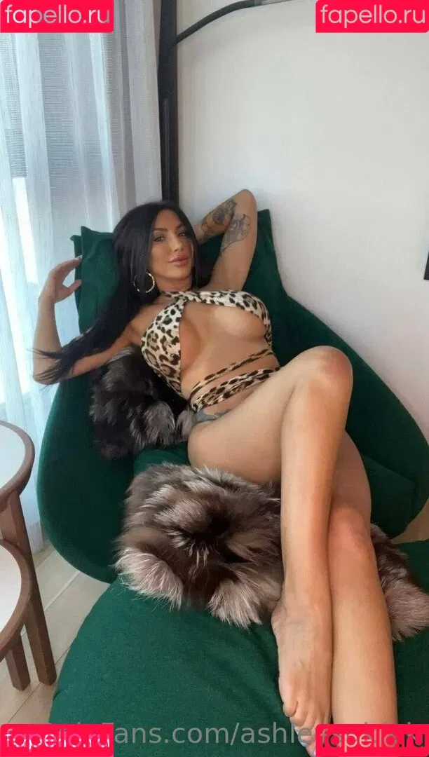 ashleysukfuk / valzzies Onlyfans Photo Gallery 