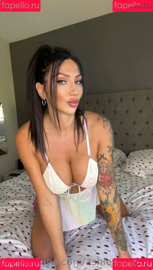 ashleysukfuk / valzzies Onlyfans Photo Gallery 