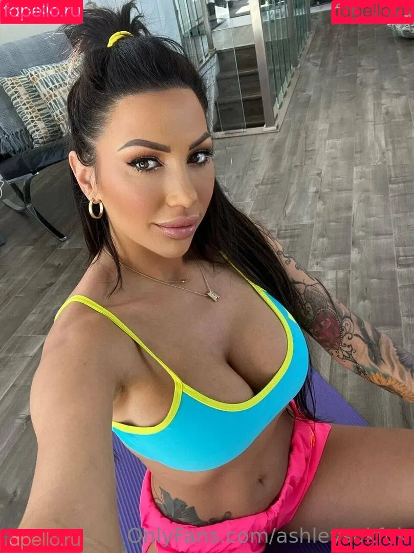 ashleysukfuk / valzzies Onlyfans Photo Gallery 