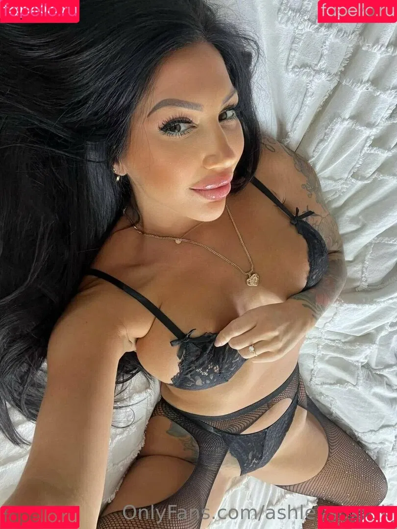 ashleysukfuk / valzzies Onlyfans Photo Gallery 