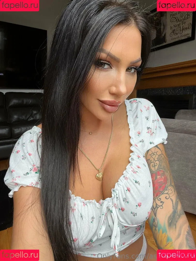 ashleysukfuk / valzzies Onlyfans Photo Gallery 