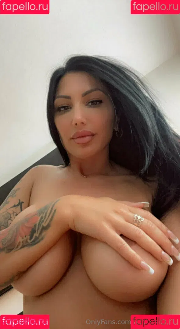 ashleysukfuk / valzzies Onlyfans Photo Gallery 