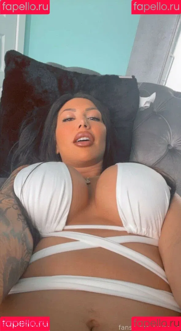 ashleysukfuk / valzzies Onlyfans Photo Gallery 