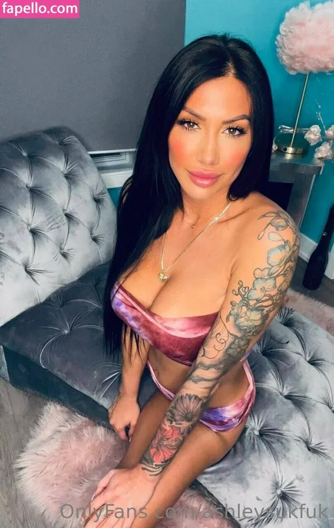 ashleysukfuk / valzzies Onlyfans Photo Gallery 