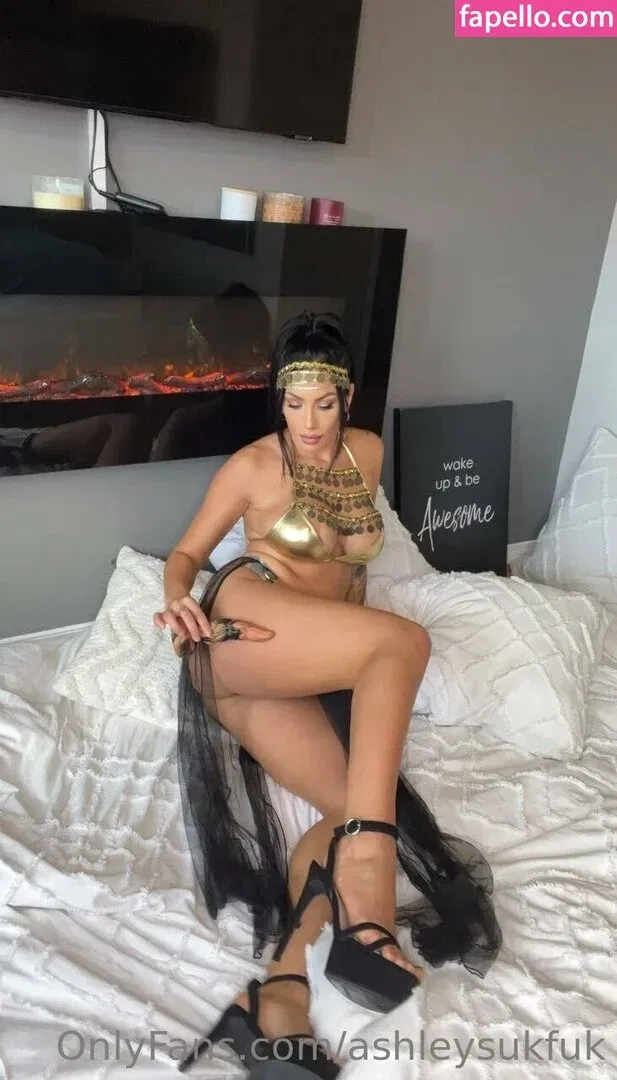 ashleysukfuk / valzzies Onlyfans Photo Gallery 