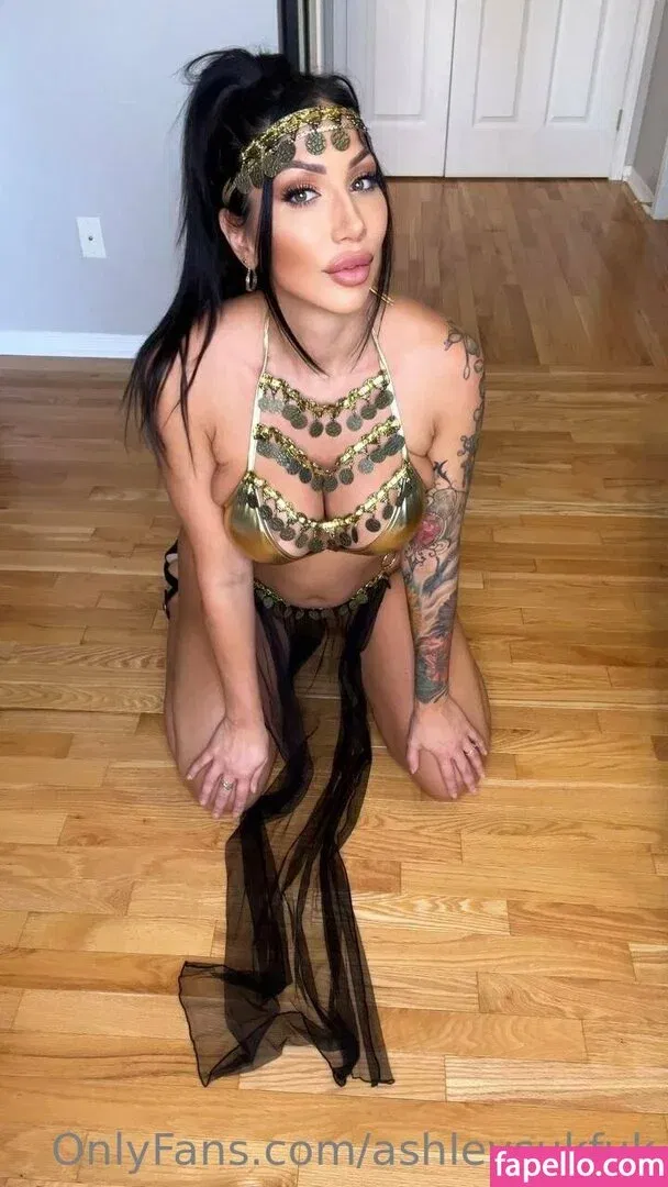 ashleysukfuk / valzzies Onlyfans Photo Gallery 