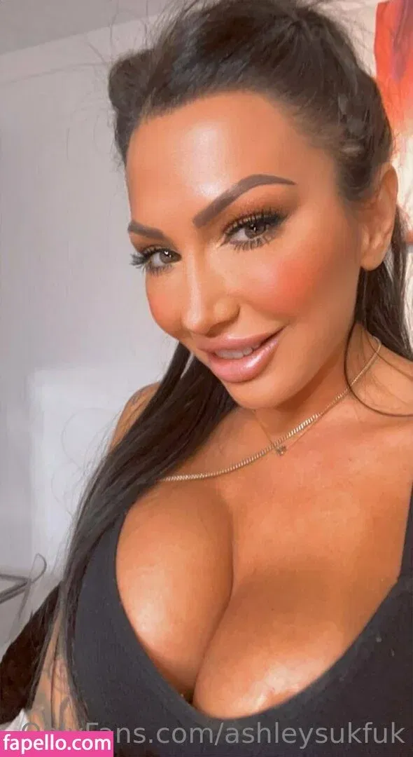 ashleysukfuk / valzzies Onlyfans Photo Gallery 
