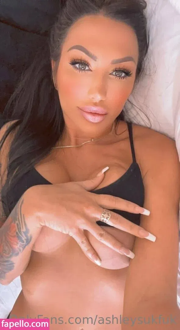 ashleysukfuk / valzzies Onlyfans Photo Gallery 