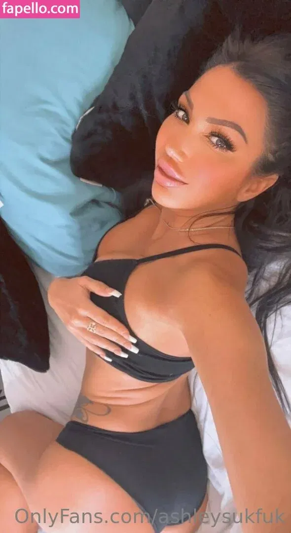 ashleysukfuk / valzzies Onlyfans Photo Gallery 