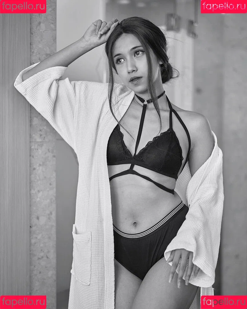 Refeen / Refina / referrals Onlyfans Photo Gallery 