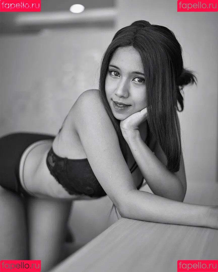 Refeen / Refina / referrals Onlyfans Photo Gallery 