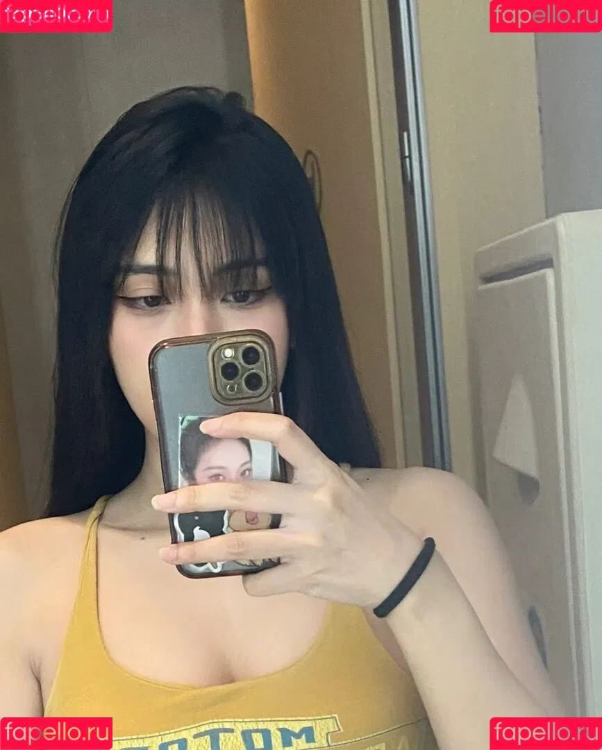 Refeen / Refina / referrals Onlyfans Photo Gallery 