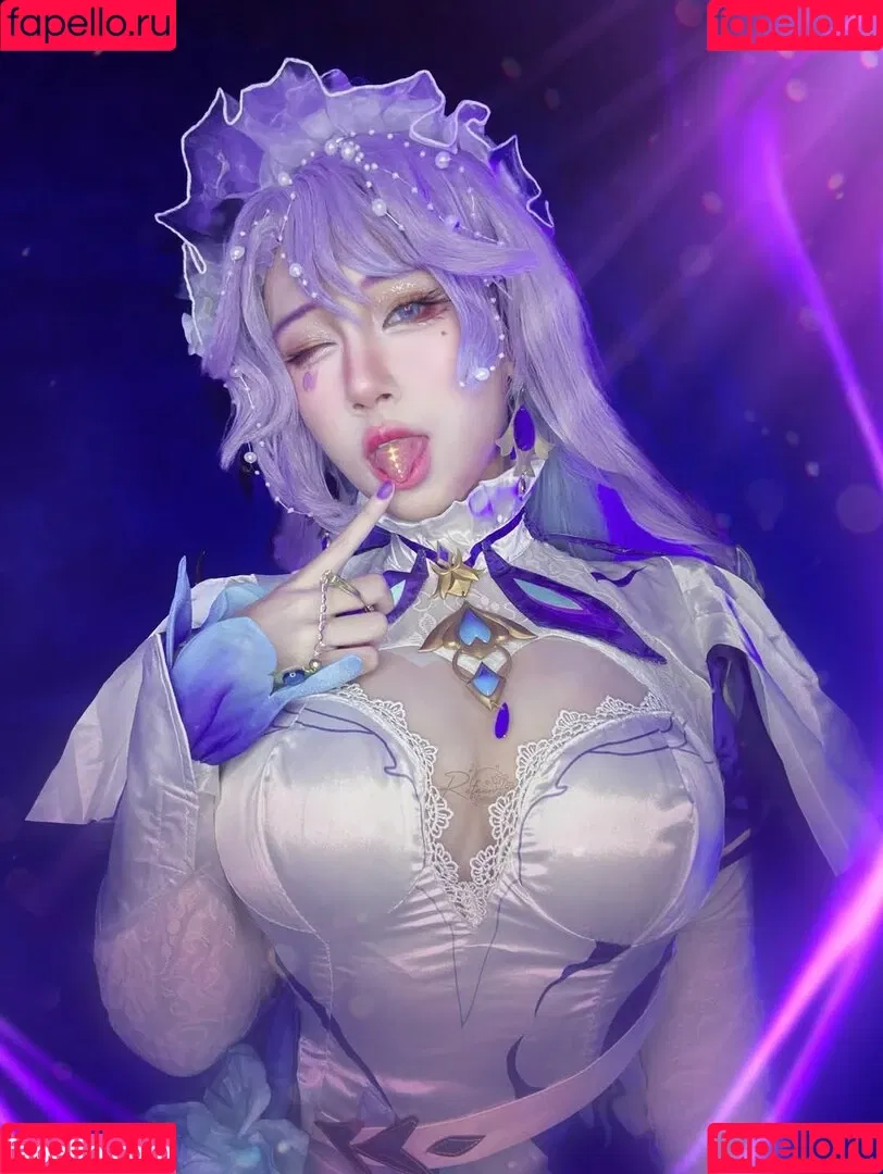 Refeen / Refina / referrals Onlyfans Photo Gallery 