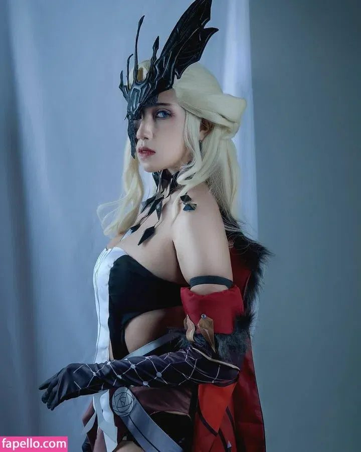 Refeen / Refina / referrals Onlyfans Photo Gallery 