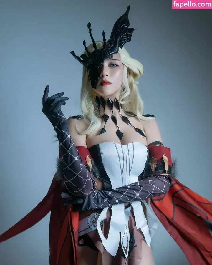 Refeen / Refina / referrals Onlyfans Photo Gallery 