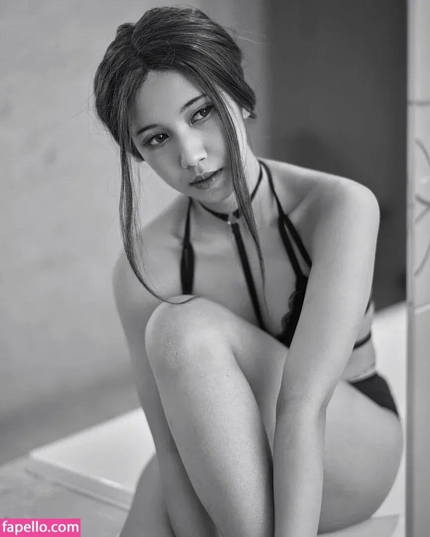 Refeen / Refina / referrals Onlyfans Photo Gallery 