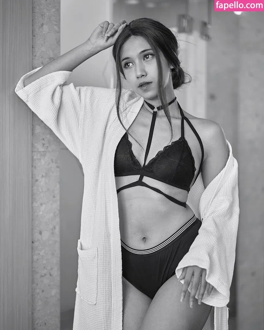 Refeen / Refina / referrals Onlyfans Photo Gallery 