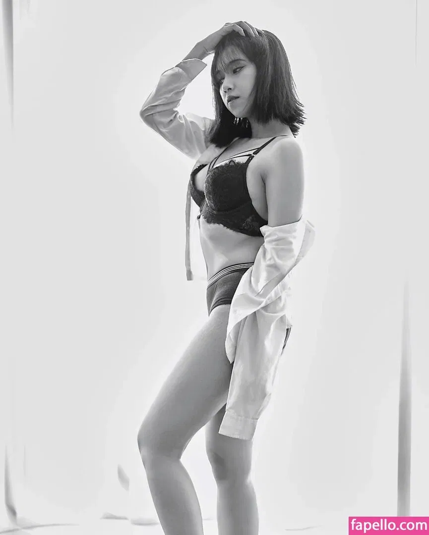 Refeen / Refina / referrals Onlyfans Photo Gallery 