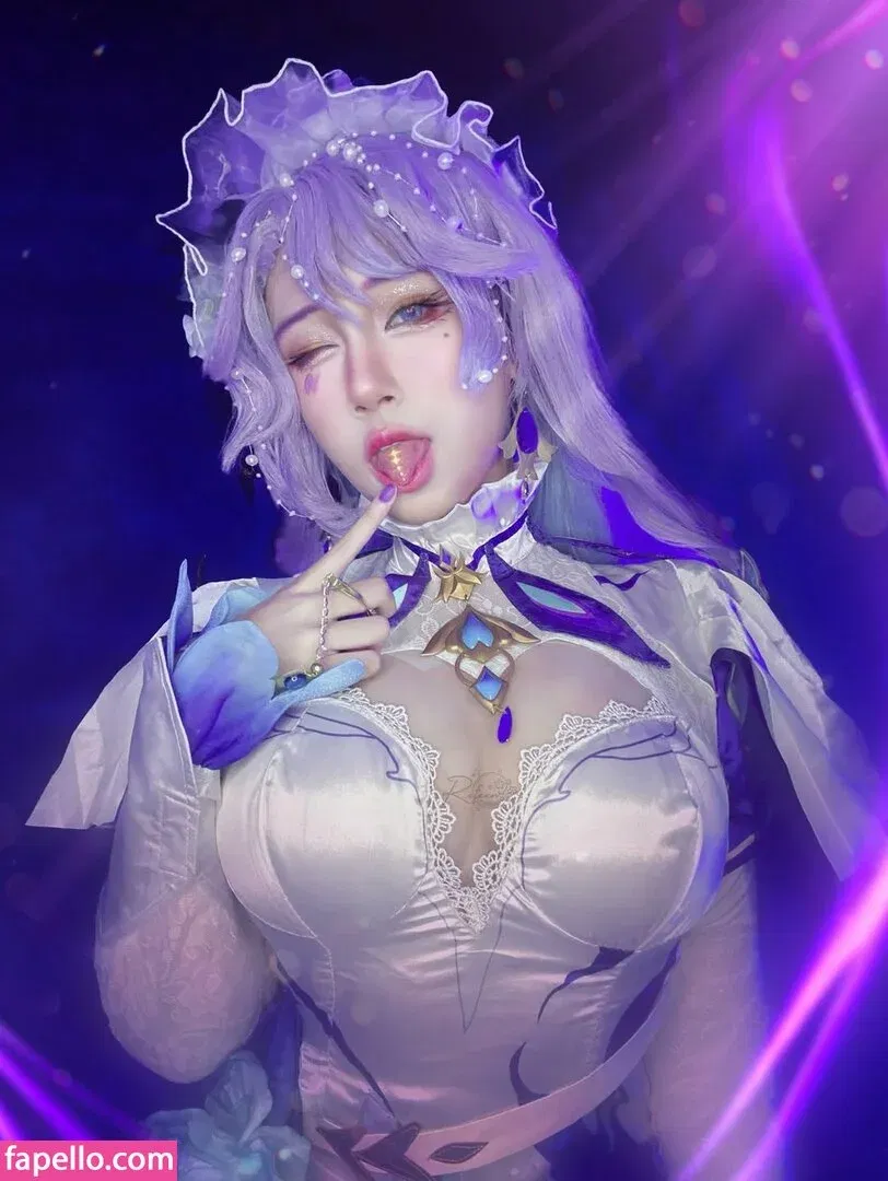 Refeen / Refina / referrals Onlyfans Photo Gallery 