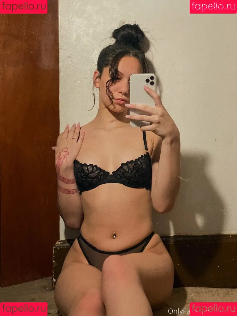 Nanamarie / na.nnii / nan.iii Onlyfans Photo Gallery 